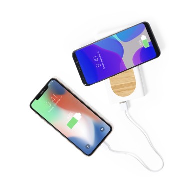 Ditte - Drahtlos 15W. 8000 mAh. 1 USB und 1 Typ C Ausgänge. Micro USB 