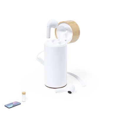 Lac - 4500 mAh. USB Ausgang. Typ C Ausgänge und Eingang. Bluetooth Ans