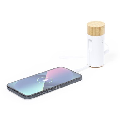 Lac - 4500 mAh. USB Ausgang. Typ C Ausgänge und Eingang. Bluetooth Ans