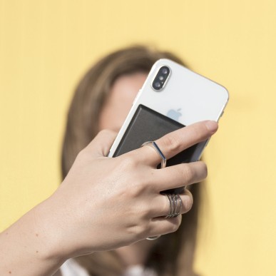 Privek - 2000 mAh. USB Ausgang. Micro USB Eingang. Kabel Nicht im Lief